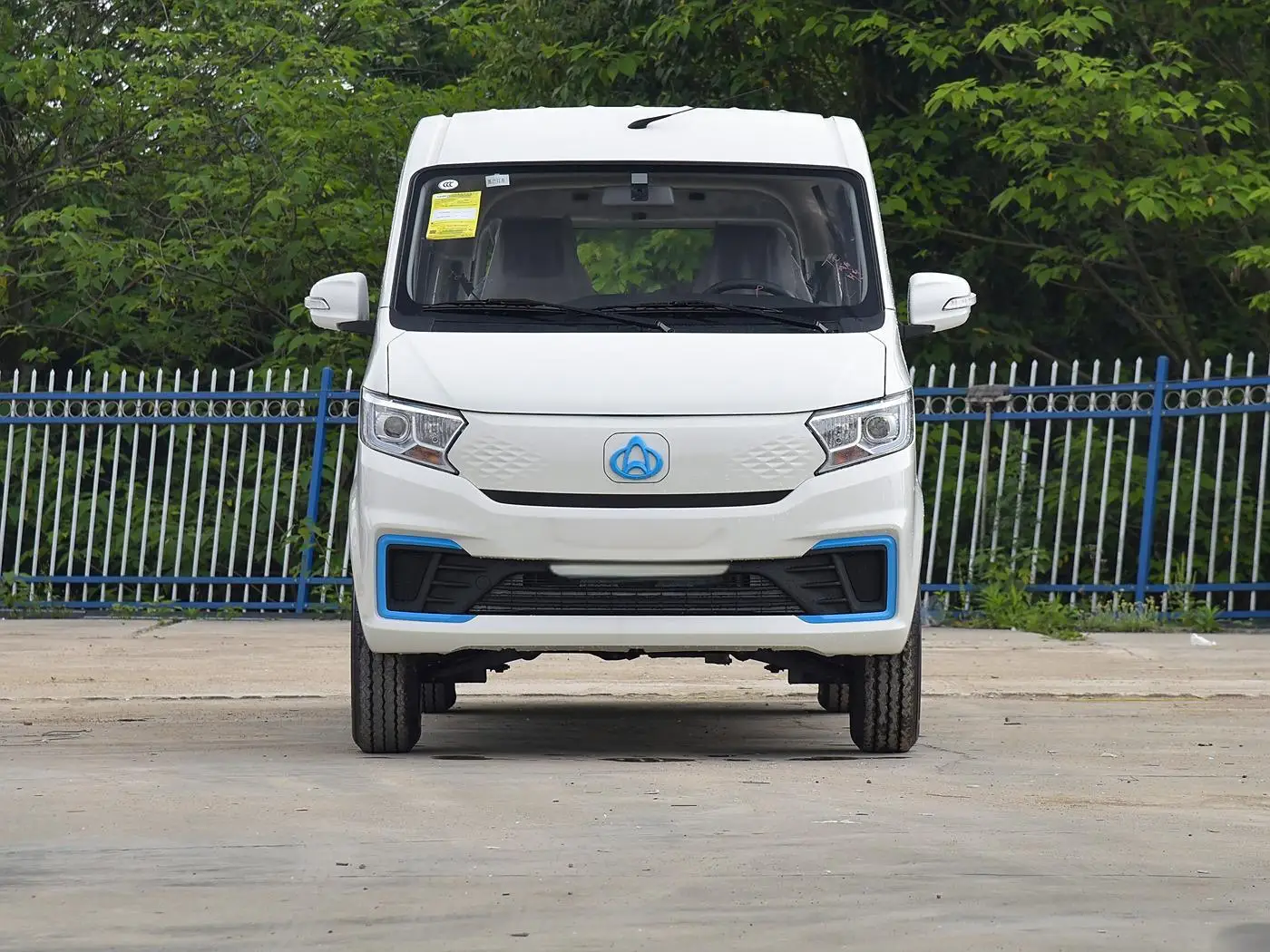 Changan/KYC V7 EV Mini bus Pure electric 6-9-seater passenger vehicle Practical economical ev mini van
