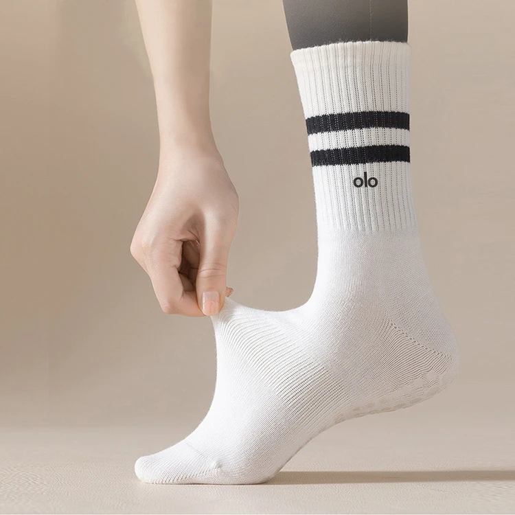 al o  High Quality Low Moq Custom Logo Solid Socks Custom Colorful Men 100%Cotton Crew Socks