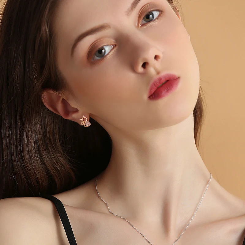 Women Jewelry Wholesale Minimalist Champagne Gold Plated Tiny Cute Cat Kitty Simple Stud Earrings For Girls