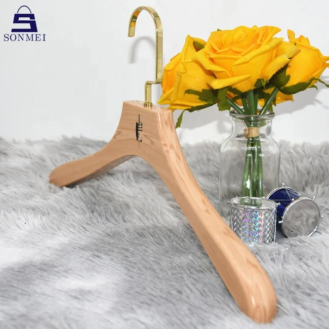 Top quality durable luxury wood imitate gold hook plastic coat hanger