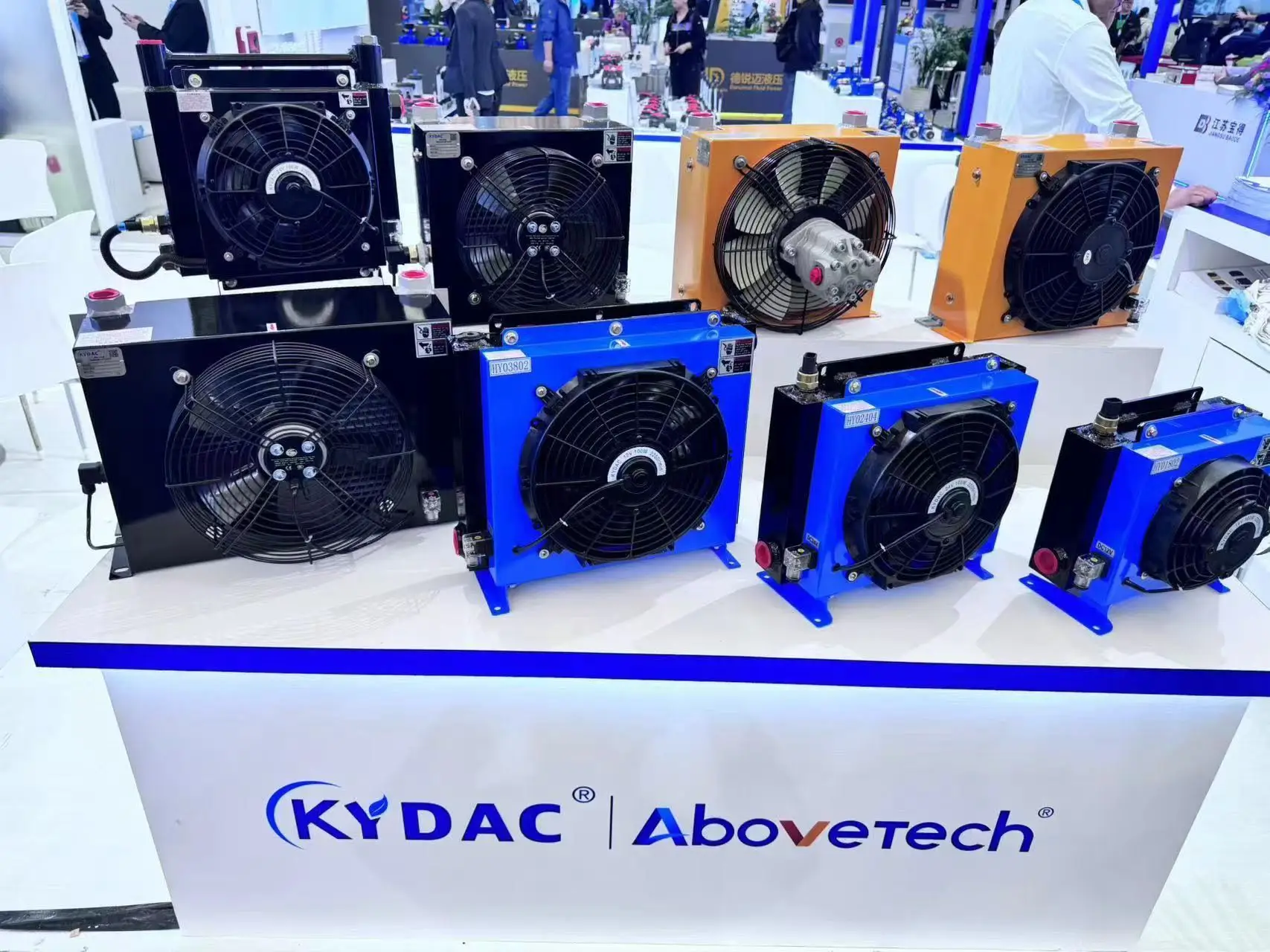 HY01802 DC 140 L/min 12V OEM Heat Exchanger Plate Aluminum Radiator Hydraulic System Air Oil Cooler With Fan Industrial