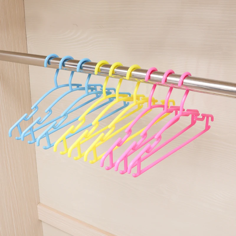 Лидер продаж, новый дизайн, цветная пластиковая вешалка для одежды, нескользящая вешалка