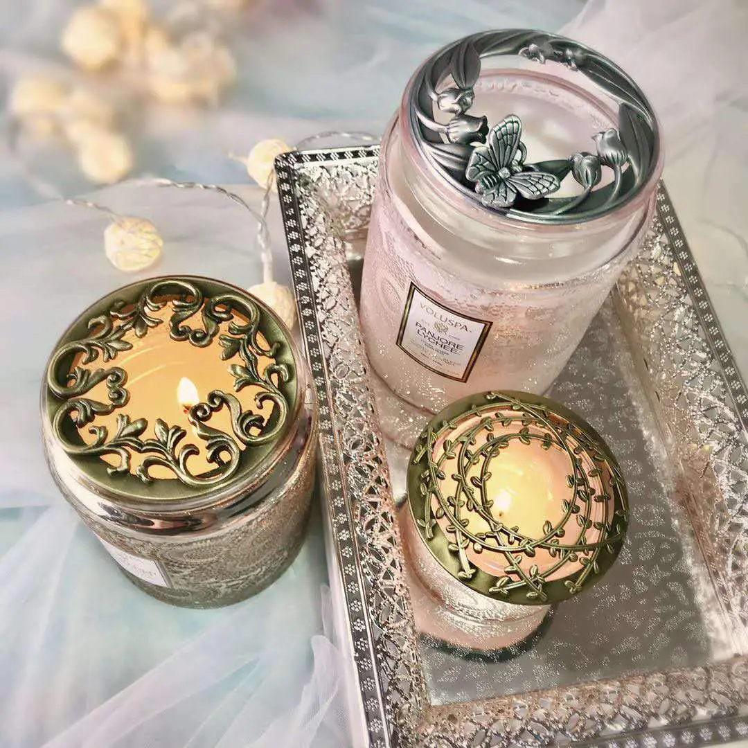 Wholesale luxury scented soy wax candles in glass jar with Jar candle topper illuma lid rose gold candle accessory tool set