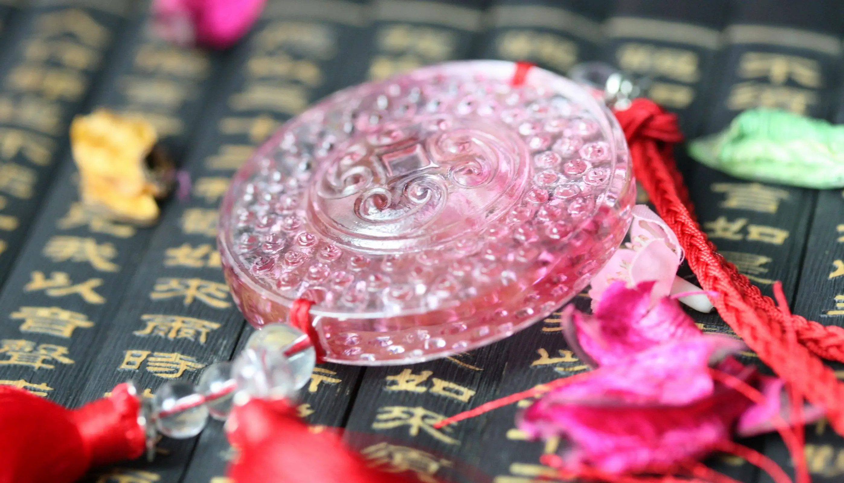 Custom Crystal Glass Car Pendants Chinese Car Decoration for Hanging Pendants