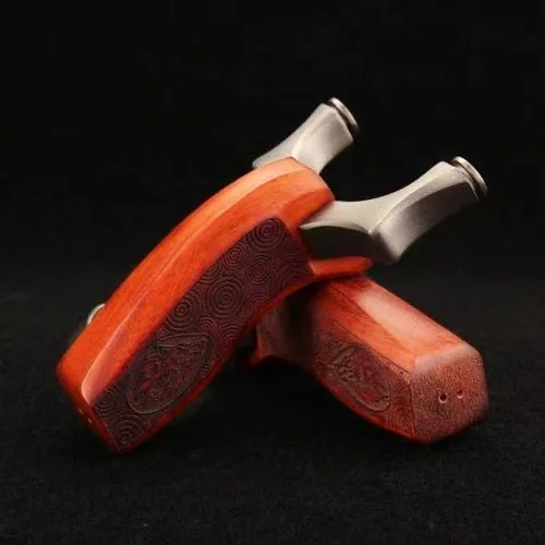 New Stainless Steel Wolf Head Little Flying Tiger Slingshot with High Power Hunting Slingshot