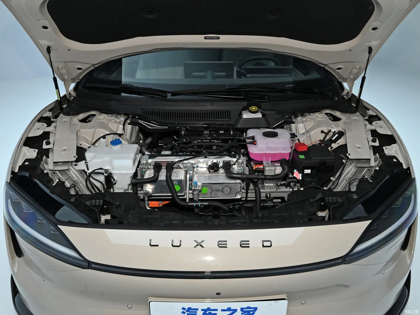 2024 конкурентоспособная цена Chery Luxeed S7 Sedan EV Cars longrang 800 км supercharge новый высококачественный Китайский автомобиль для продажи