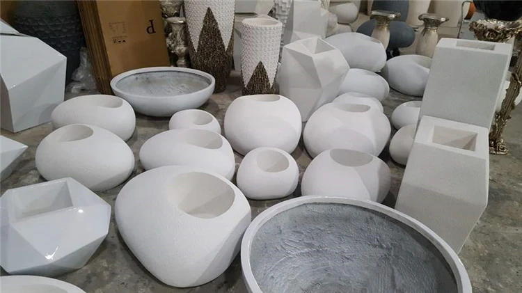 Newest Wholesale Factory Price Various Stone Shape Floor Plain Resin Flowerpot Planter Vase For Hotel
