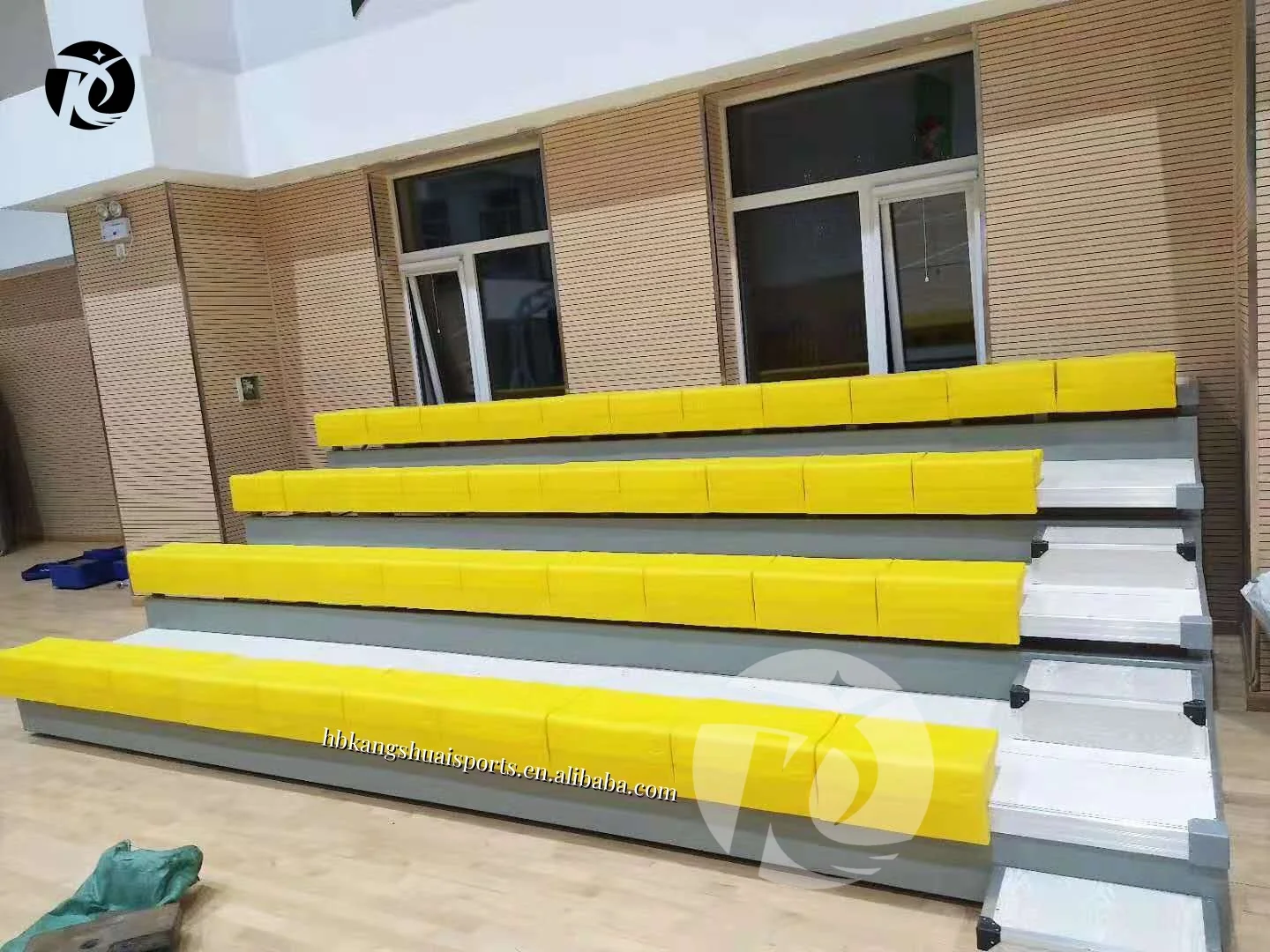 High quality Indoor outdoor retractable bleacher chair movable stadium bleachers movable grandstand seat for basketball stadium