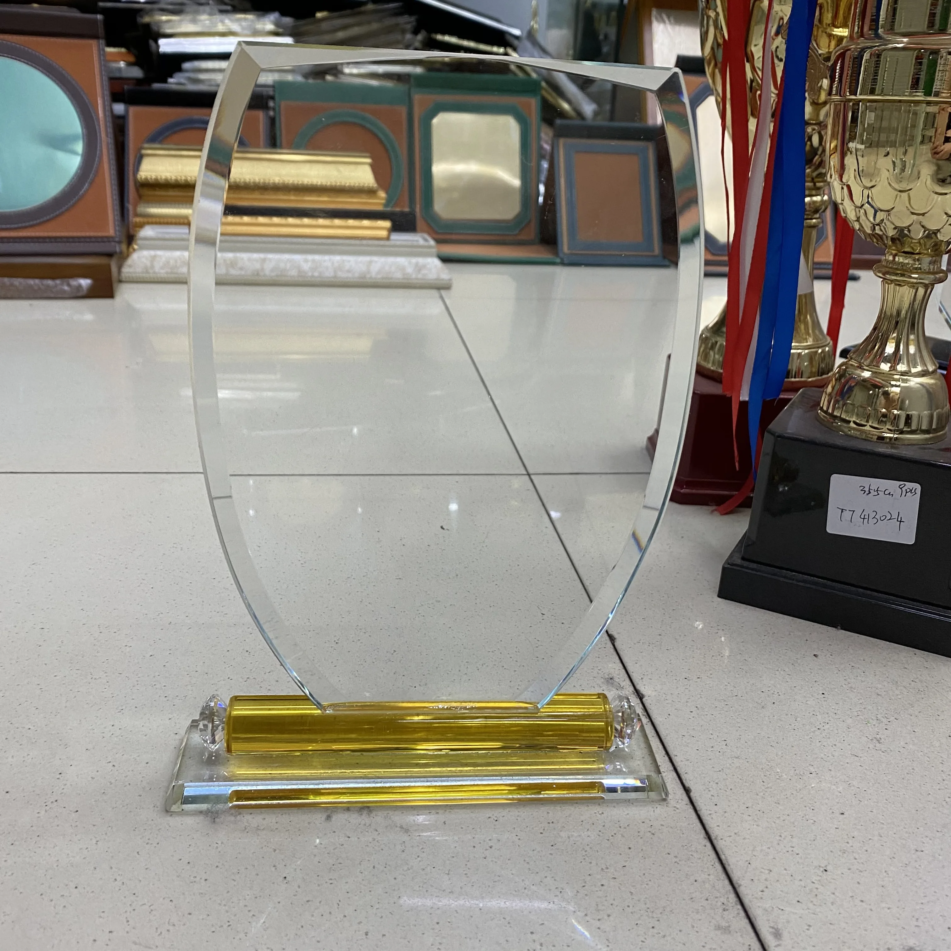 yiwu marekt high quality color printing crystal awards base customized glass trophy