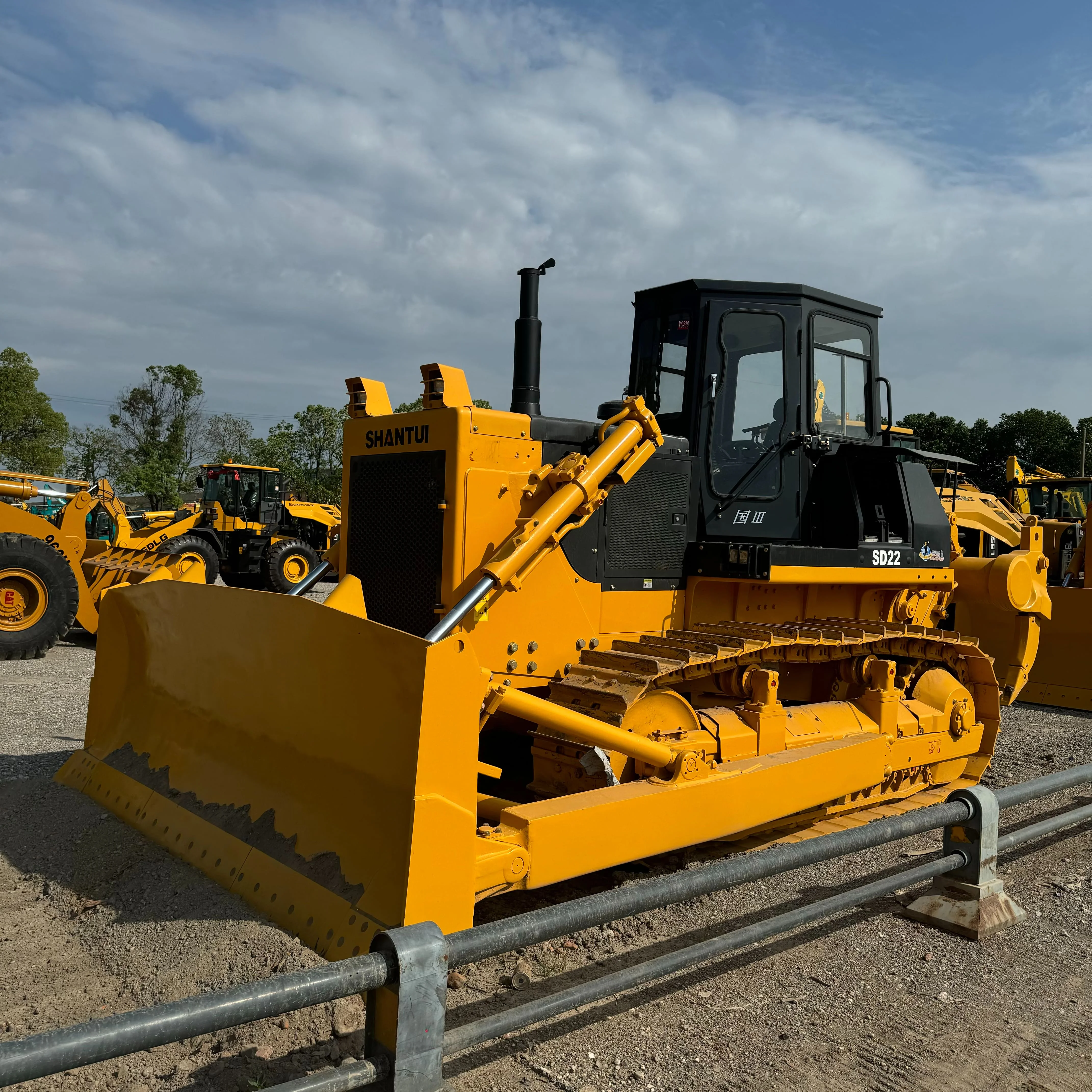 High quality used chinese brand shantui sd22 bulldozer in good condition sd16 sd22 sd32 bulldozer on sale