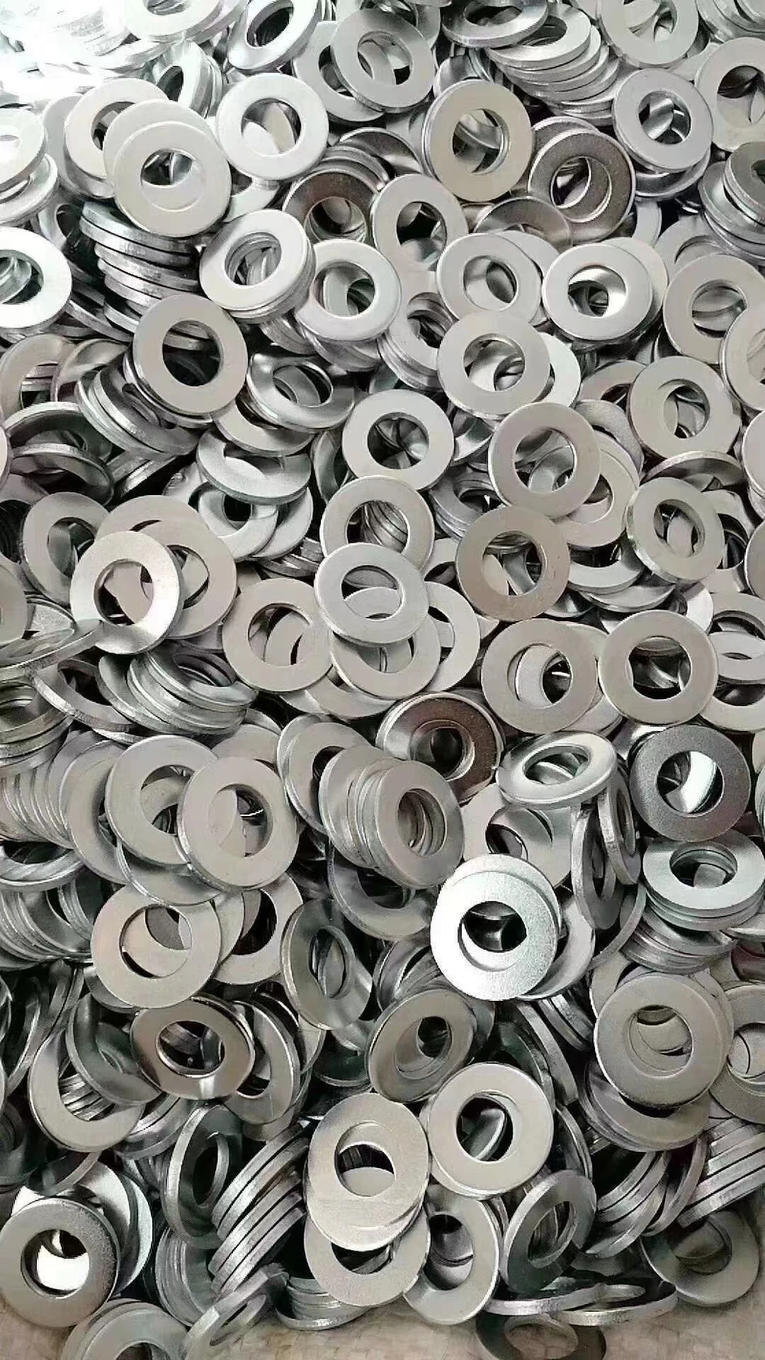 OEM factory price round plate carbon steel DIN125 zinc plated large plain steel M10 flat washer