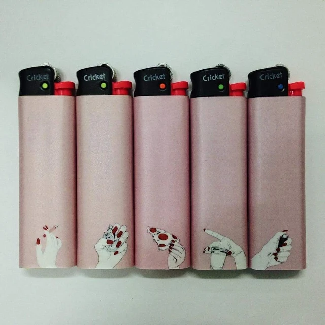 Высококачественная пластиковая газовая зажигалка с зажигалкой для Крикета