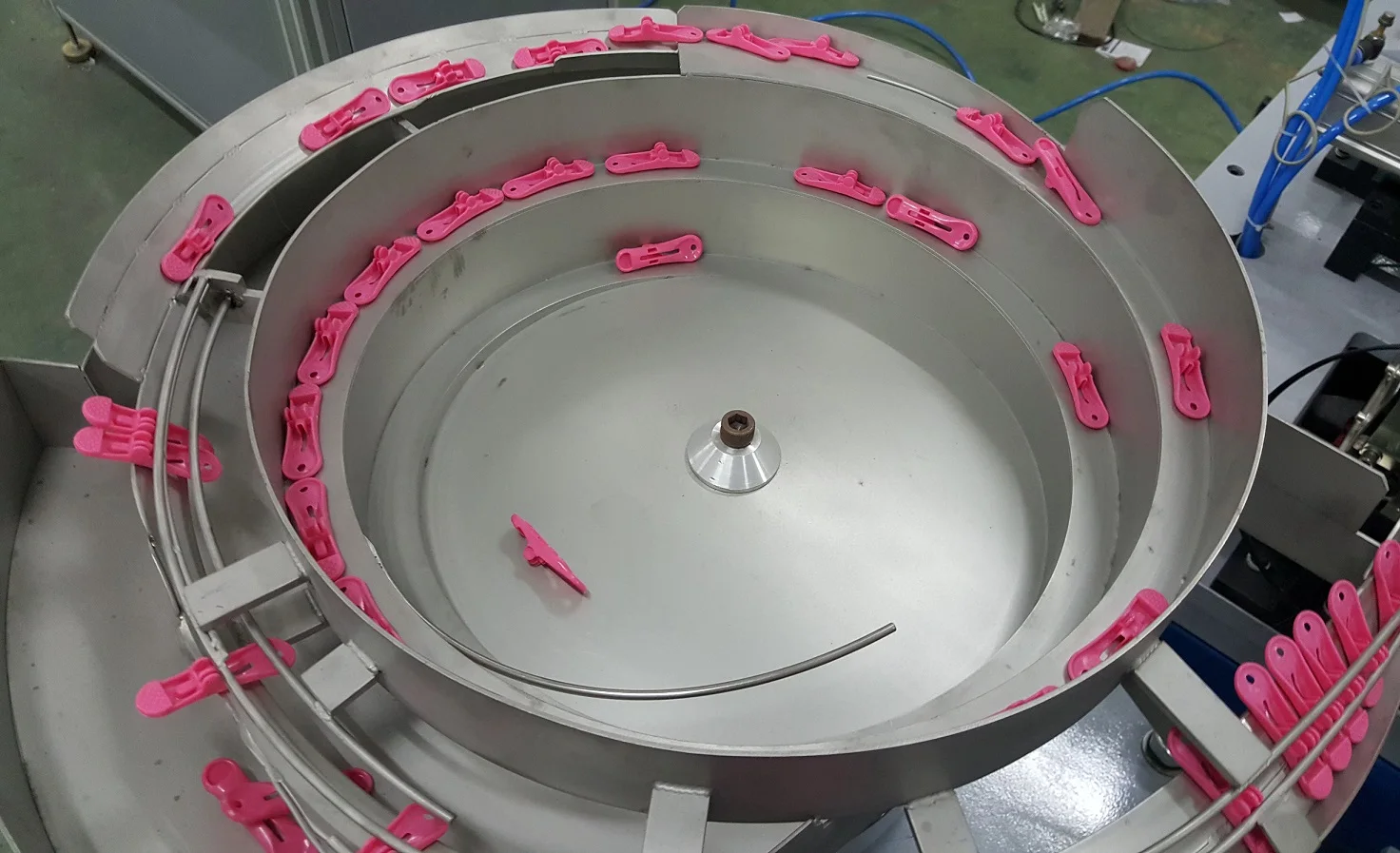 Вибрирующая миска для автоматической машины