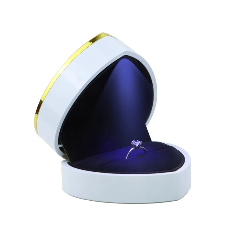 Manufacturer direct wholesale new heart-shaped gold rim pendant ring jewelry box with LED light