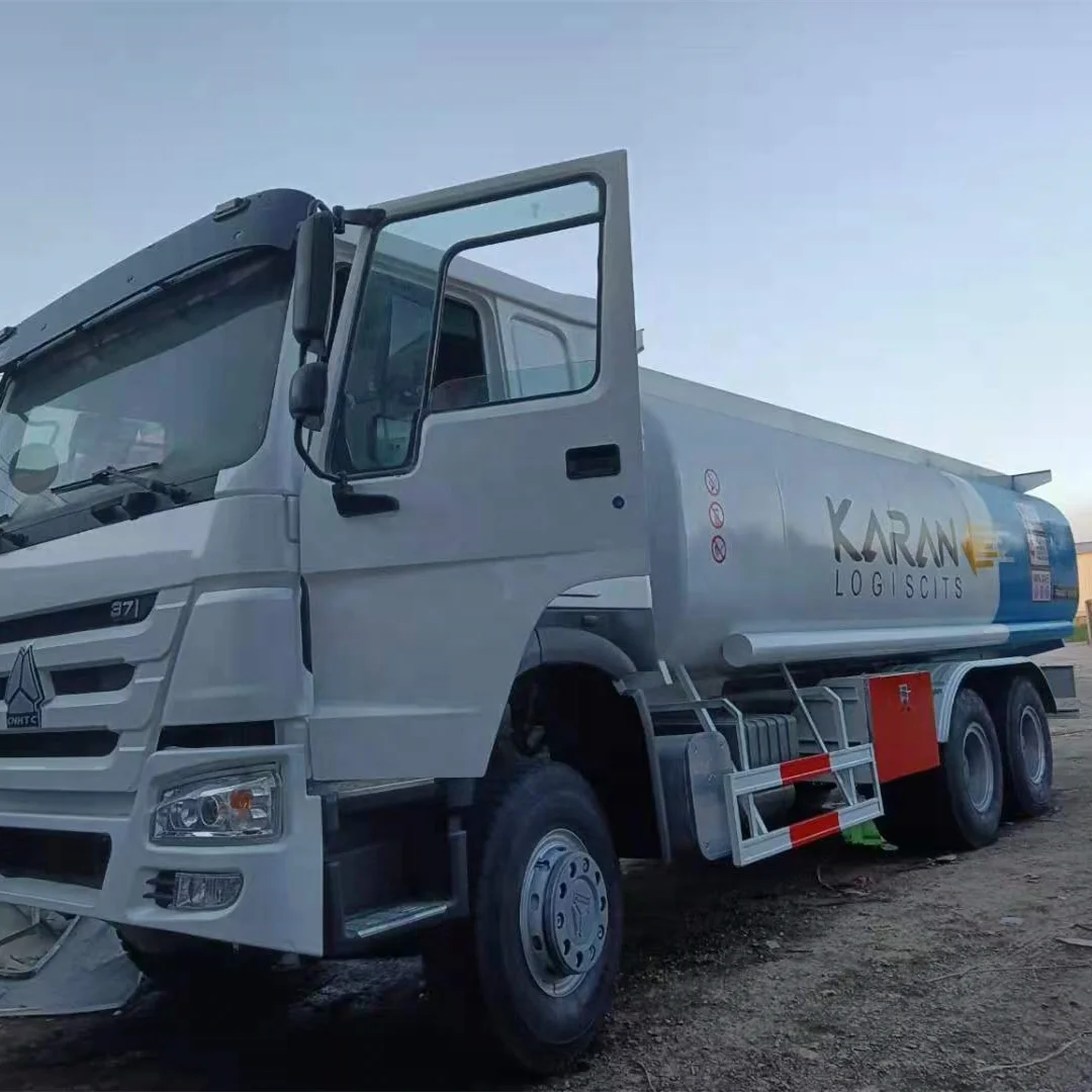 Б/у отличное состояние Sinotruk Howo 6x4 автоцистерна с двумя отсеками Автоцистерна для перевозки топлива