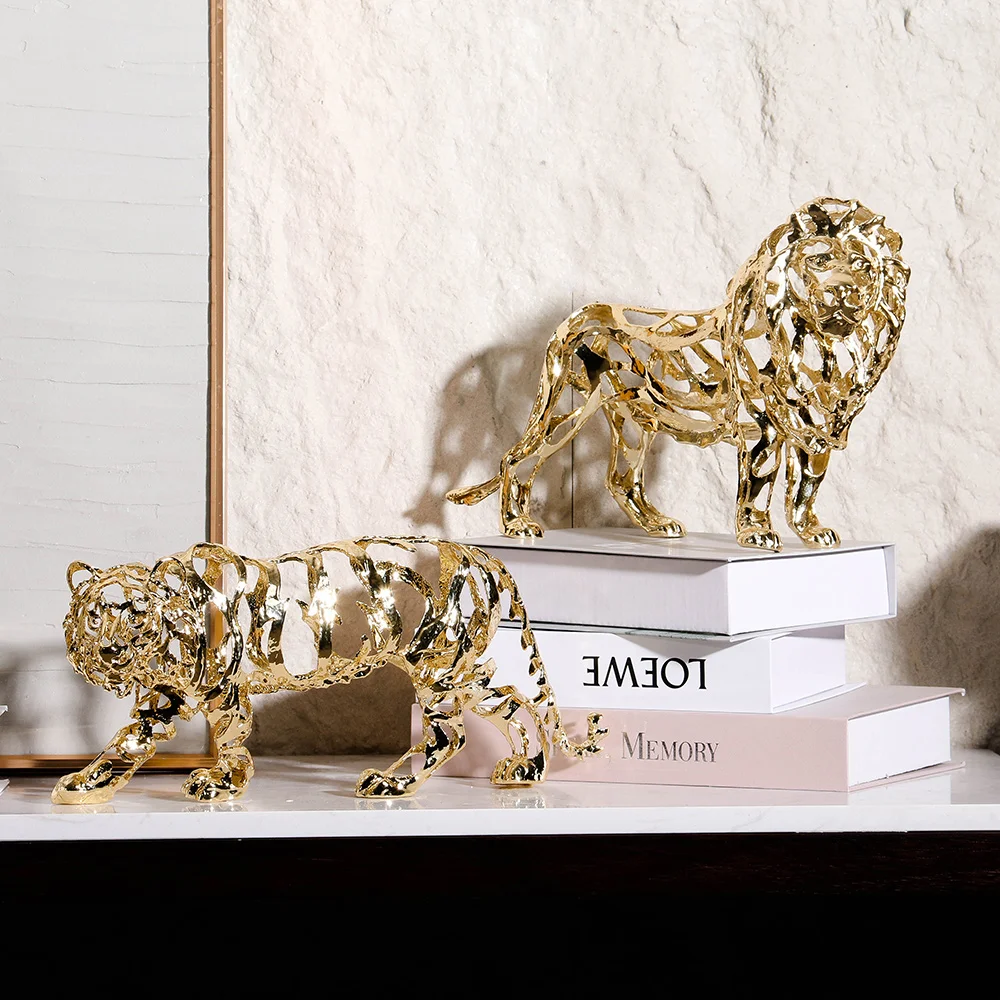 Desktop Aesthetic Room Decor Metal Art Sculpture Tiger Statue Home Decoration Tv Stand Decoration For Home Accessories