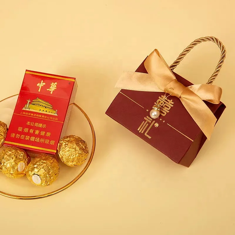 Wedding candy box creative sweet box with ribbon handle Chinese national style decorative portable gift box