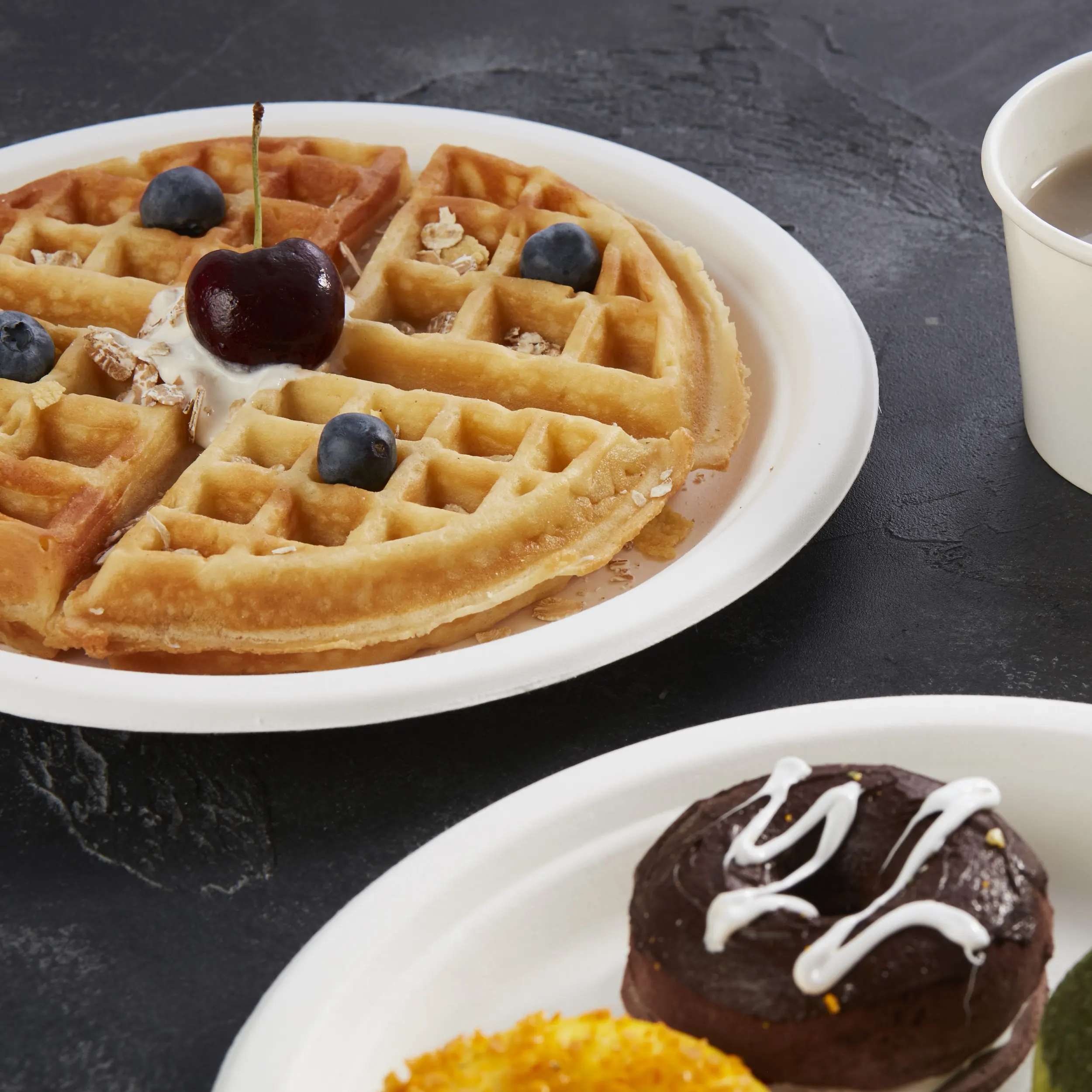 Green Disposable Sugarcane Tableware Compostable Biodegradable Heavy Duty To Go Plate 9Inch Bagasse Paper