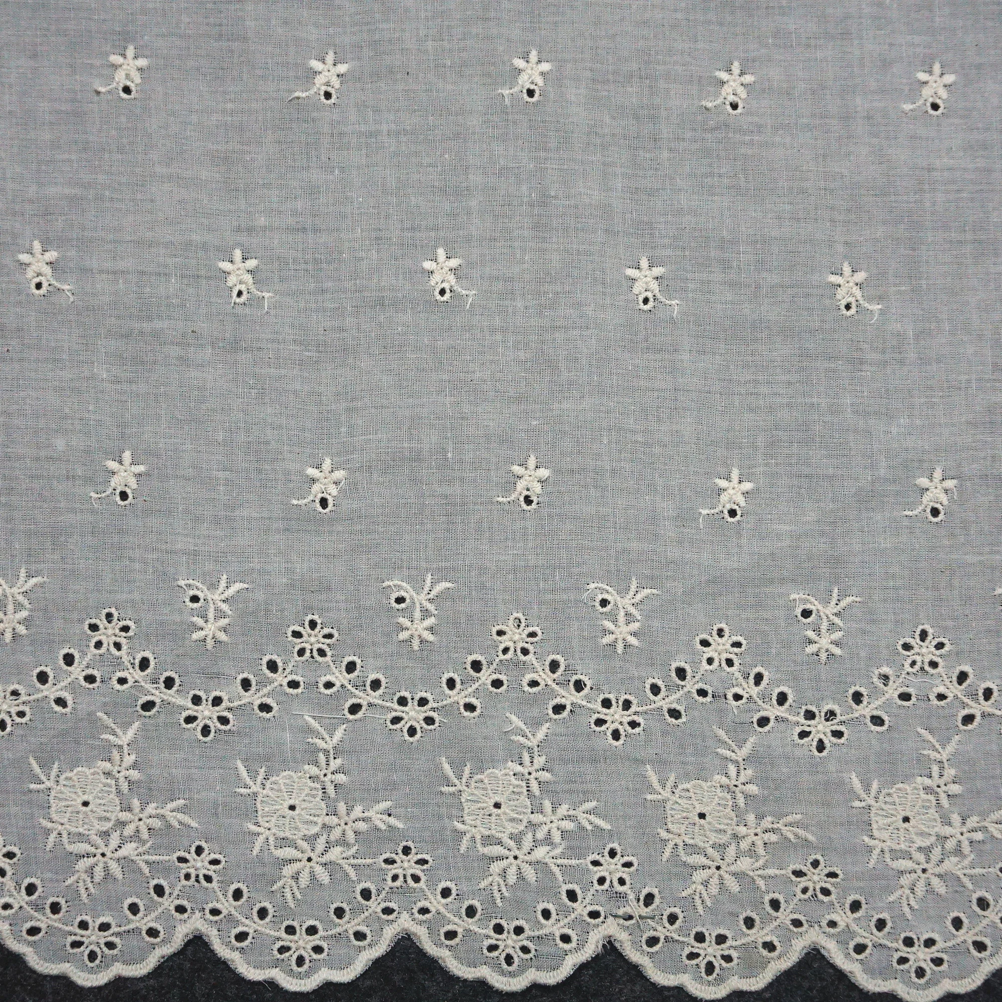 
New customized hot sale 100% cotton flower lace embroidery fabric 