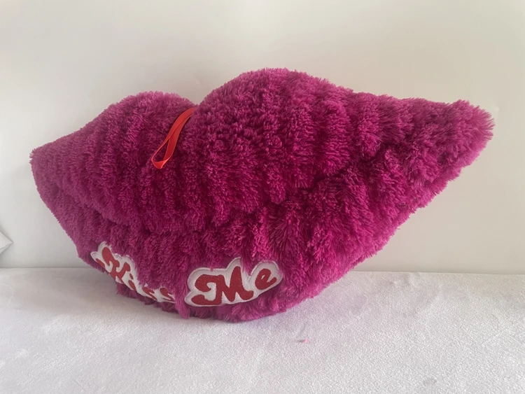 Wholesale Kiss me  red lip  Sofa Cushion Plush stuffed soft red mouth lip shaped pillow cushion for sofa and car