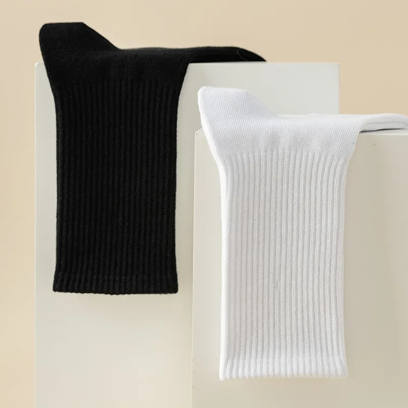 Low Moq  Custom Logo Socks Summer Men Women Knitting Short Socks Ins Fashion Black White Cotton Middle Sports Crew Socks Unisex