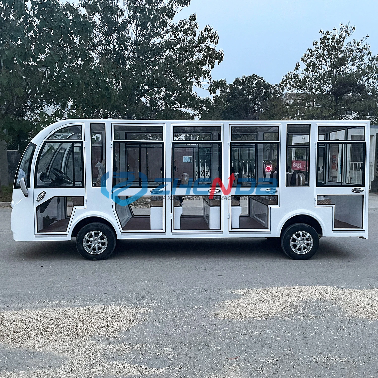 Electric Bus Mini Tourist Shuttle 18 Passengers Four Wheels Electric Sightseeing Bus