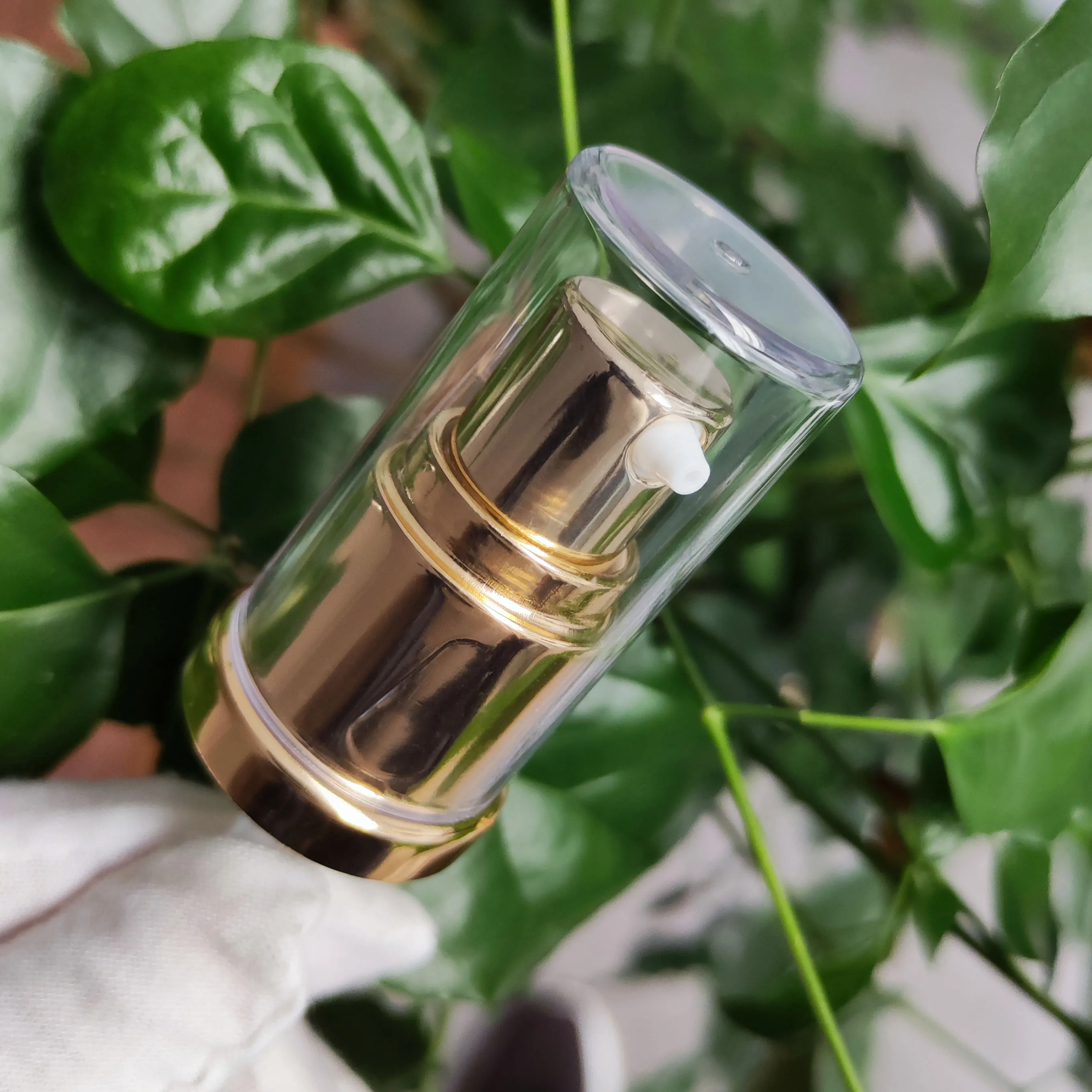 20/410 Aluminium Lotion Cream Pump Dispenser with Full as Cap Thick Gold Finish Hot Stamping Surface for Liquid Soap Shampoo