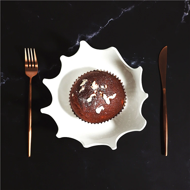 Modern novel design durable cheap custom dessert cake sushi appetizer snack ceramic serving dish for restaurant