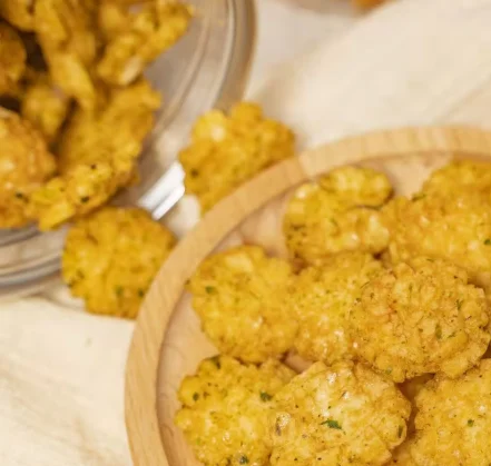 Crispy China Snacks High Quality Rice Cracker Popular Snack for Leisure Time