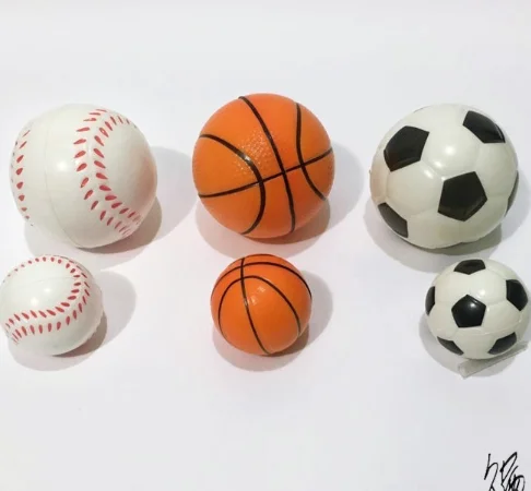 Newborn photography props mini baseball Hundred Days Baby Studio Joker photo shoot.