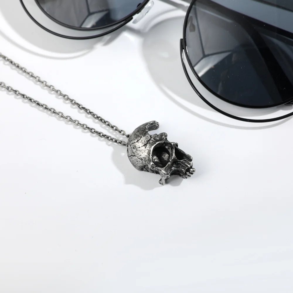 New Arrival Gothic Halloween Necklace Long Punk Old Silver Half Skull Pedant Necklace for Halloween Party