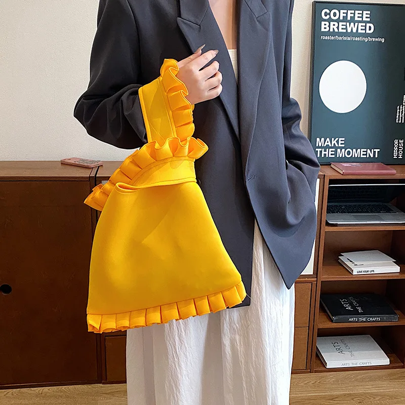 Elegant Ruffles Bucket Bag Ruched Vest Shaped Shoulder Bags Vintage Style Large Capaccity Wristlet Totes Soft Women Handbags