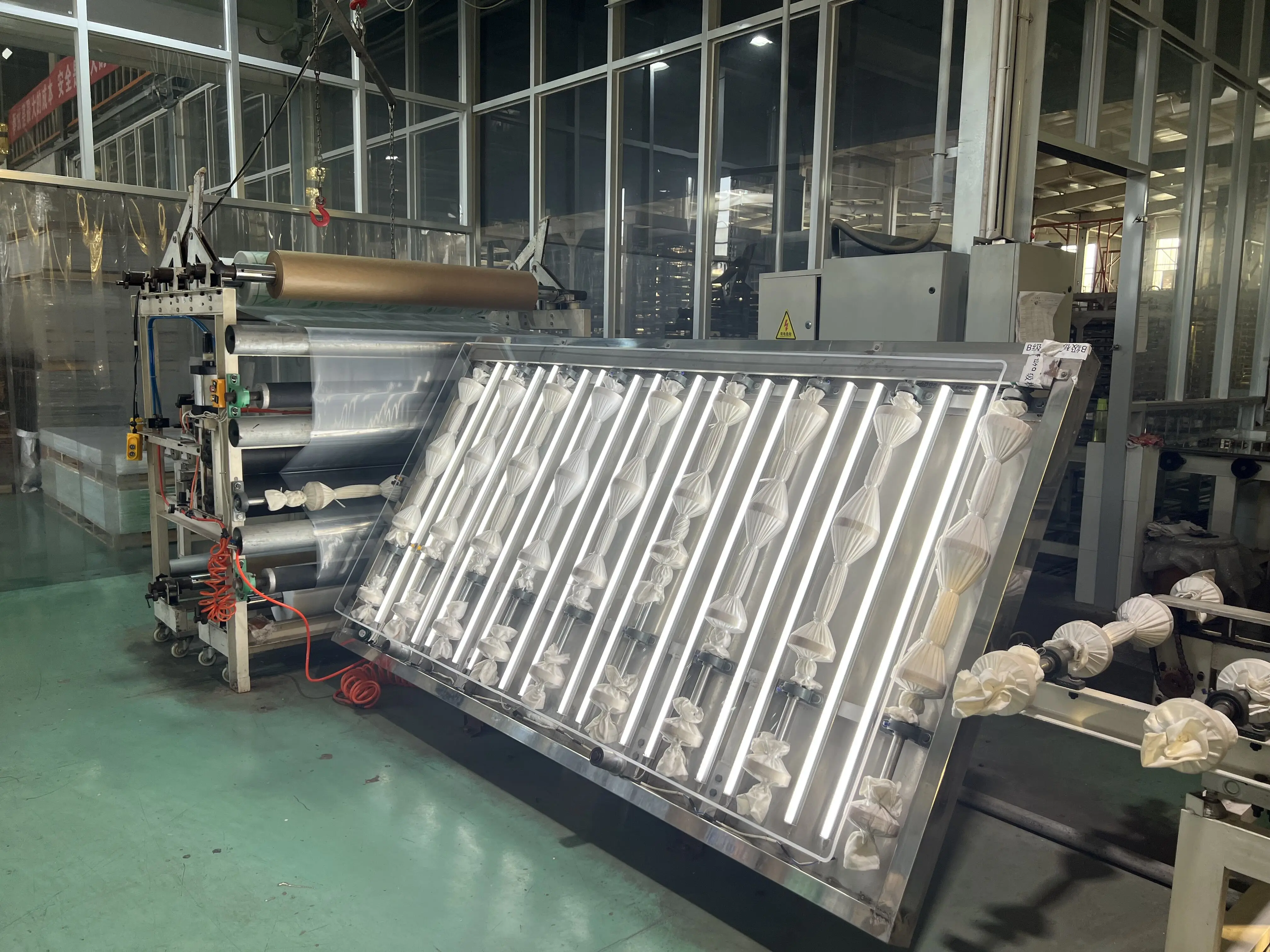 Kinho 2 мм 3 мм 4 мм 5 мм 6 мм 8 мм 10 мм толщиной ПММА пластик 4 фута х 8 футов Литой прозрачный акриловый стеклянный панельный прозрачный акриловый лист