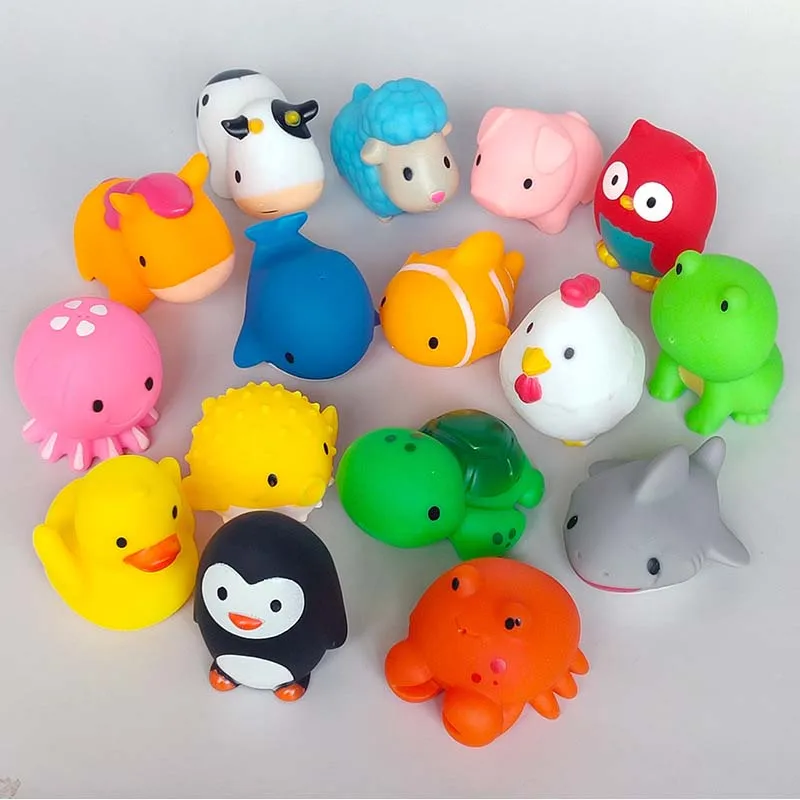2023 custom cheap bulk baby animal ducks rubber bath toy with mesh bag small mini giant frog kids children logo spray water set