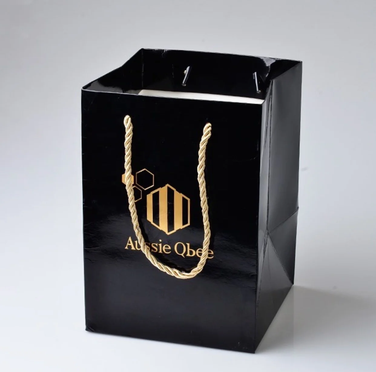 
2020 Excellent Quality Custom Logo Printing Recyclable Shopping Paper customized gift bags 