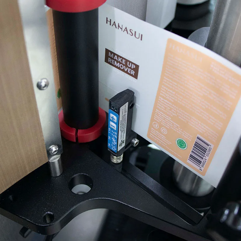 Full Automatic Pet Water Bottle Labeler Round Bottle Labelling Machine for Sticker Label