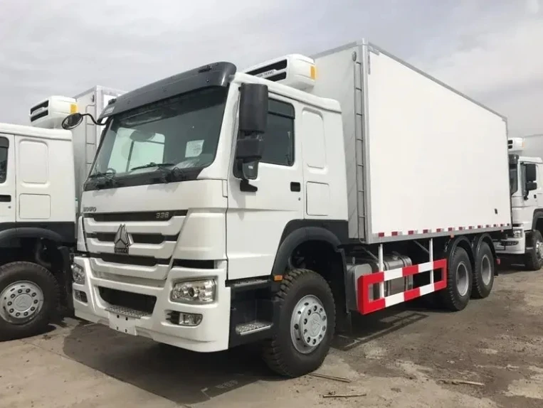 Used Sinotruck Howo 8X4  Van Cargo Truck Used Box Van Container Cargo Truck For Sale