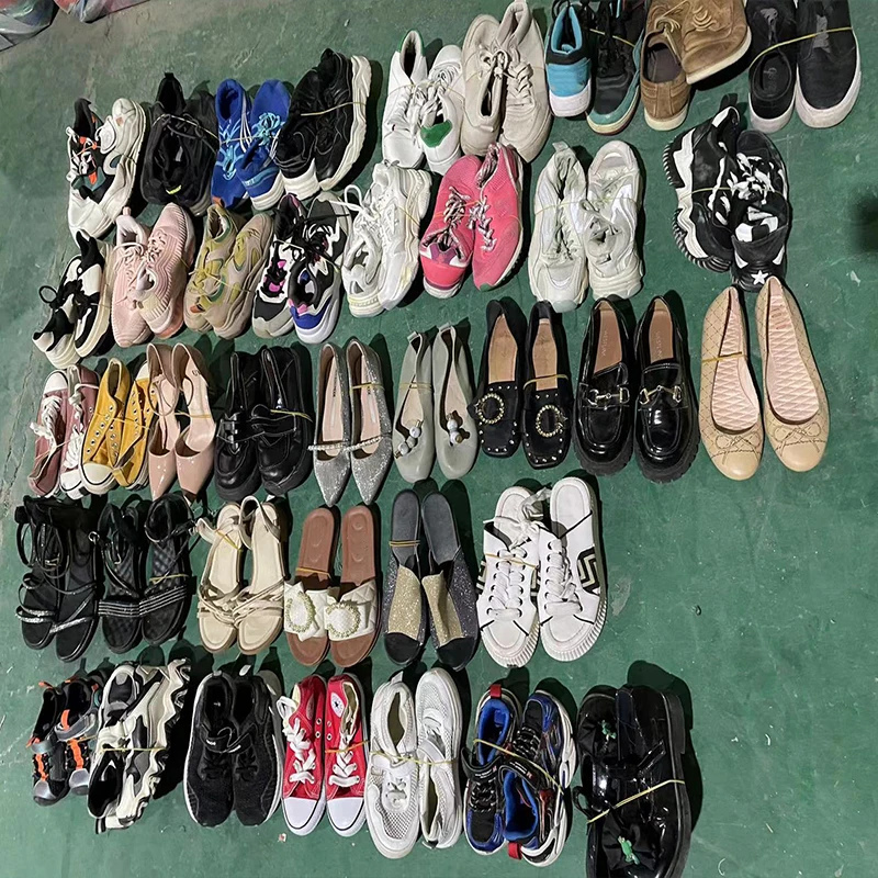 Cheap Fashion Breathable Leather Sneakers for Men and Women Brand Name Used Running Sports Shoes with Sandals Stocks Available