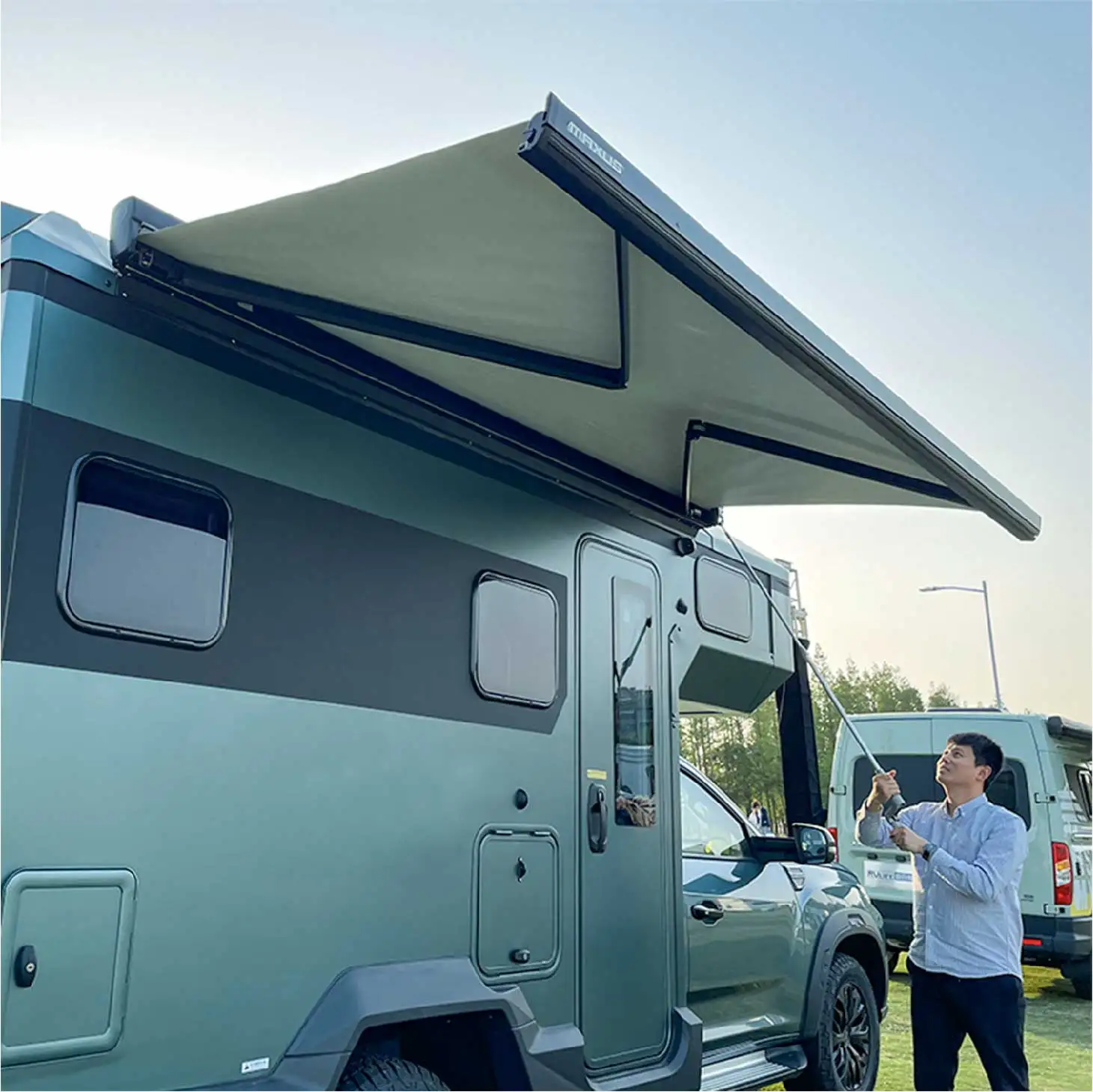 Awnlux automatic wholesale new wind out campervan awning replacement fabric caravan awning 4x4 camping truck awning for rv