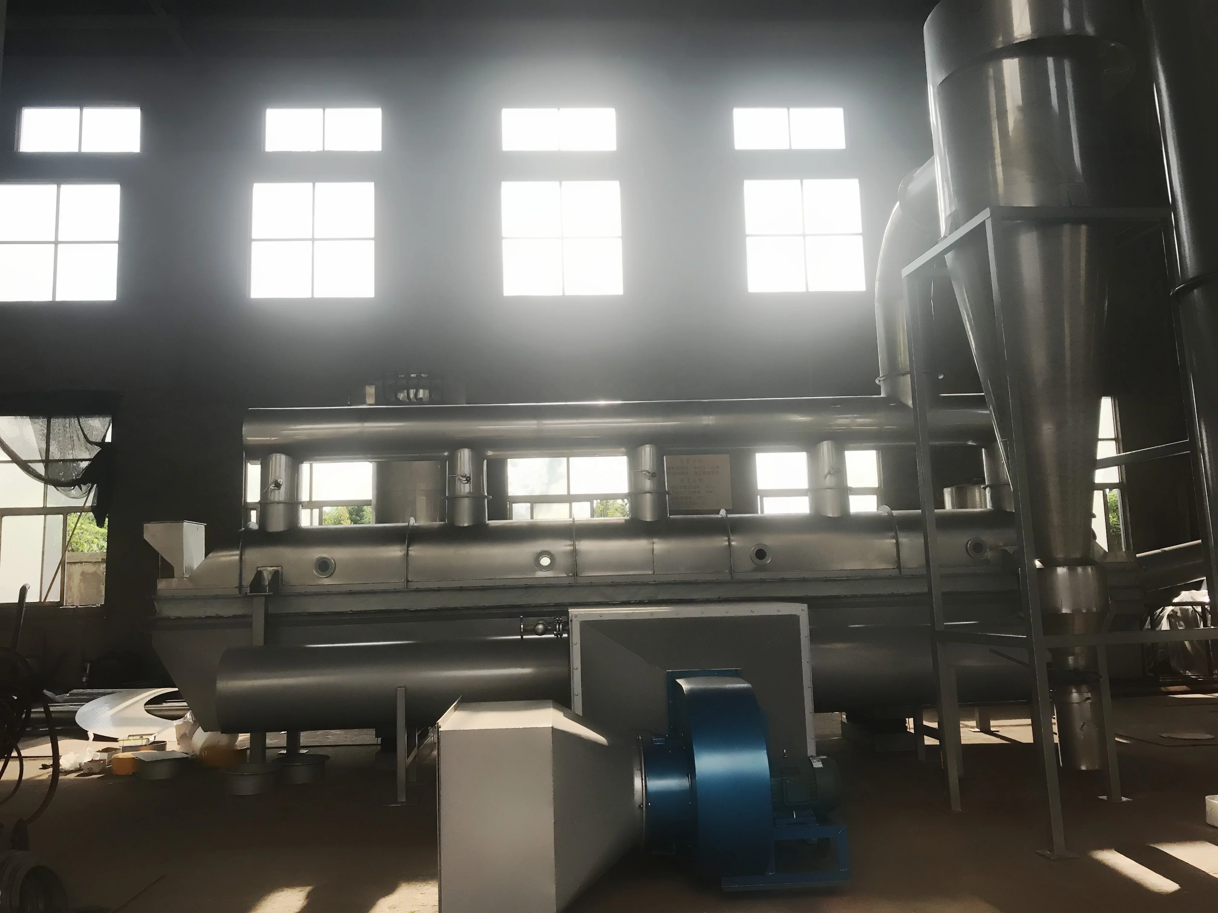 New vibrating fluidized bed dryer for edible salt