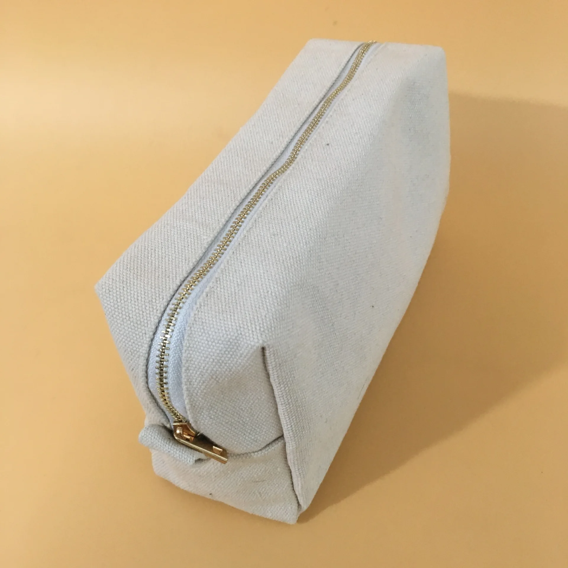 Wholesale Price Customized Canvas Makeup Bag Travel Laundry Makeup Organizer Cotton Cosmetic Bag with Zipper