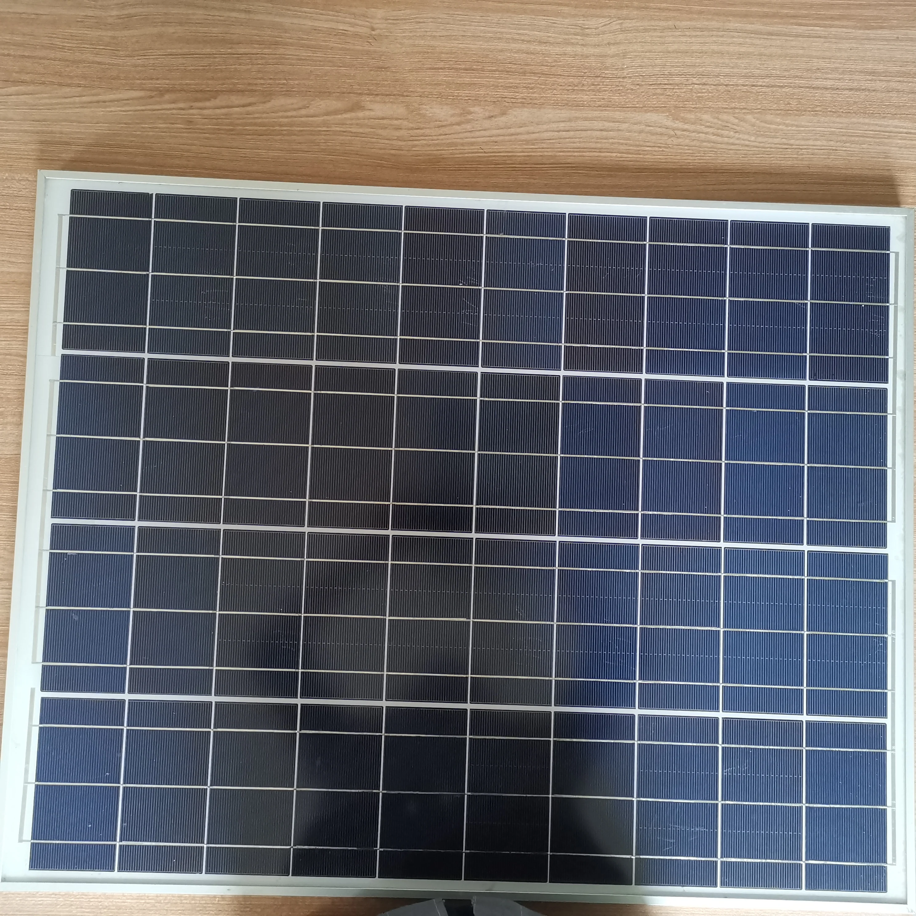 Wholesale factory direct High Efficiency Long Lifespan 300W Solar Panel