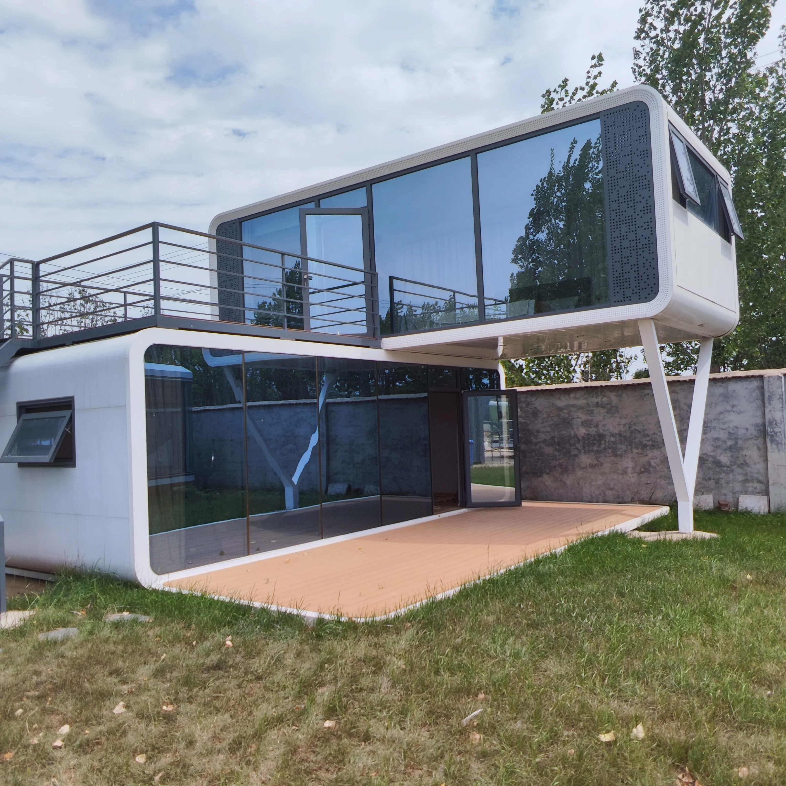 China Factory Apple Capsule Mobile Home Prefabricated Cabin with Kitchen and Bathroom for Hotels and Bed & Breakfasts