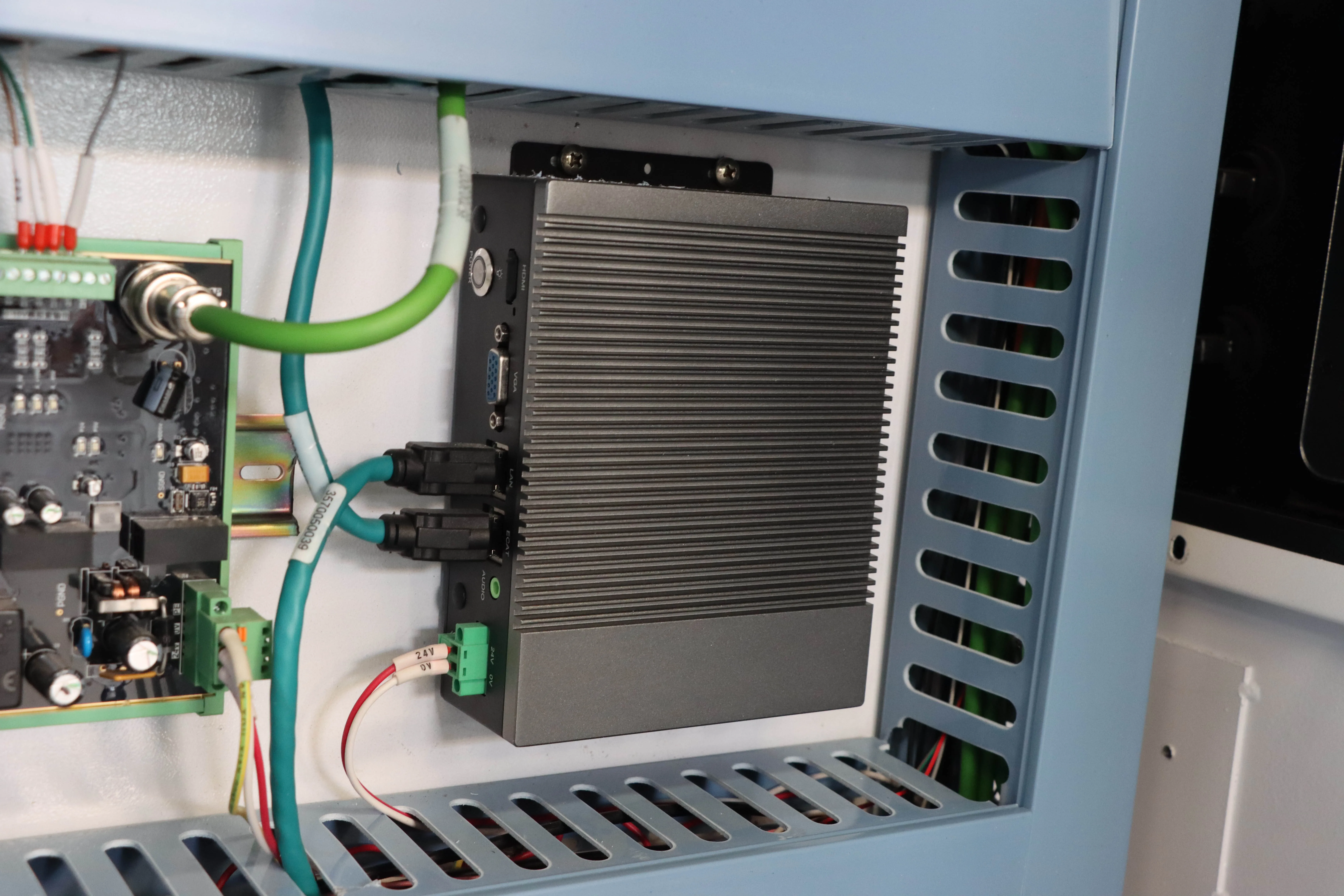 Fiber Laser Cutting Machine 1000W 2000W 3000w 4000w 1500*3000mm Cutting for metal Brass Copper Iron Carbon Cutting