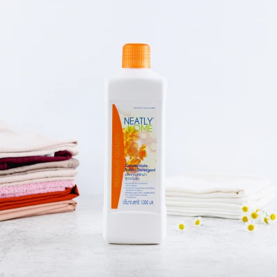 LIQUID DETERGENT PH Balance Ingredients Clean Clothes Does Not Damage Fabric Fibers Contains Acrylate Polymer Prevent Dirt