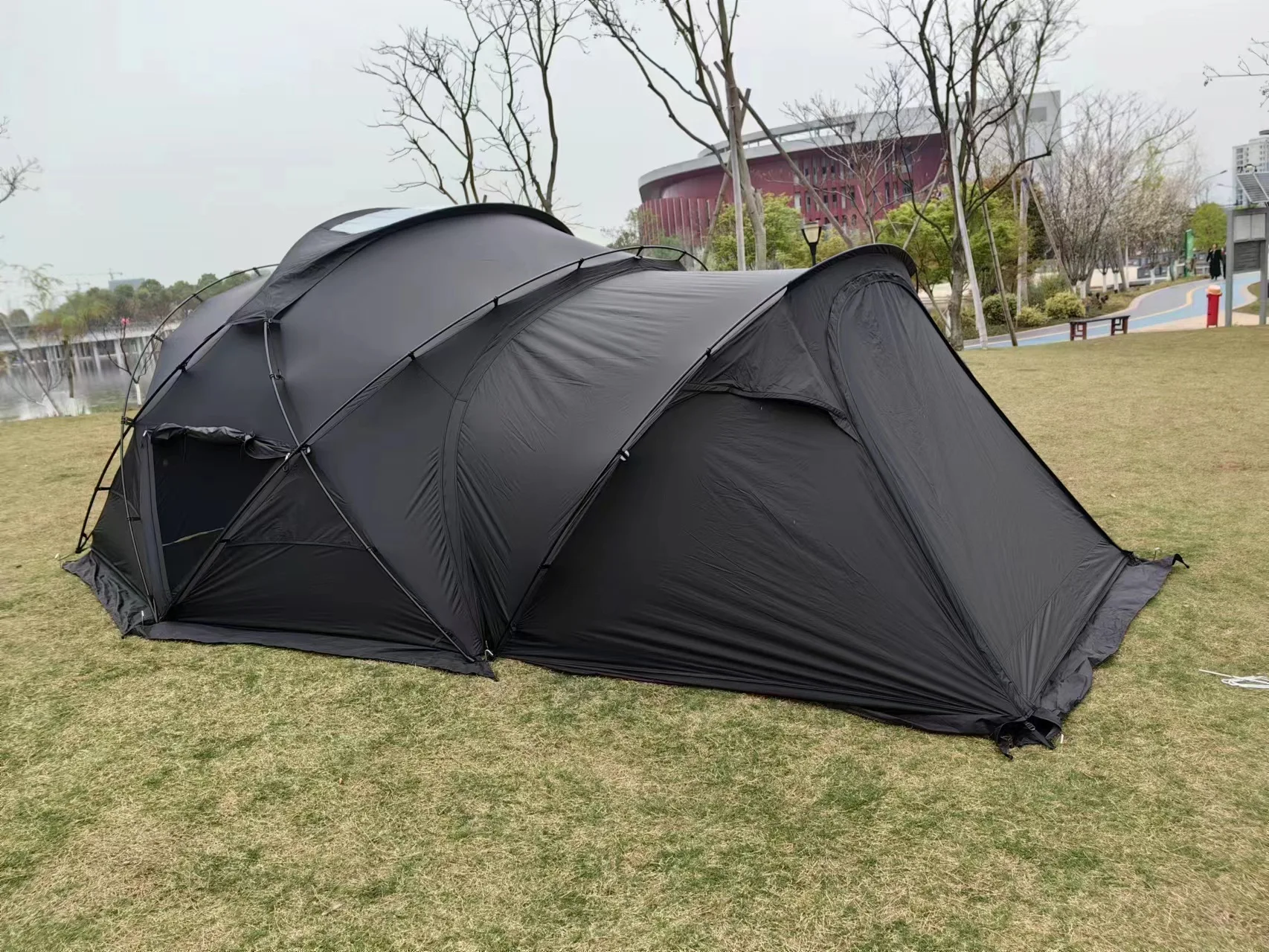 5 person lightweight mountaineer dark room 40D nylon outdoor camping black dome tent