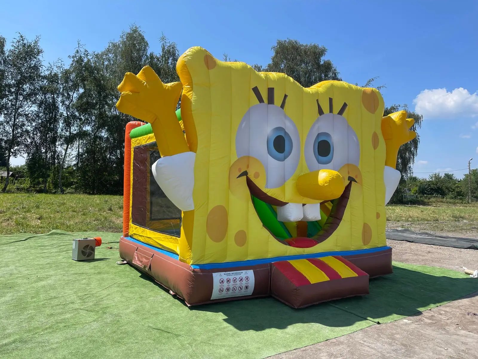 Newly design SpongeBob SquarePants Inflatable Fun City Trampoline Games Inflatable Playground For Kids