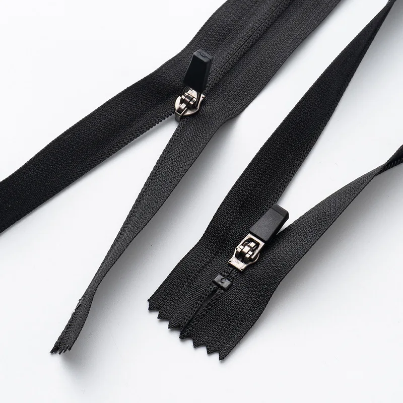 High Quality 3# Black Reverse Zipper Nylon Zipper With Rubber Zipper Puller