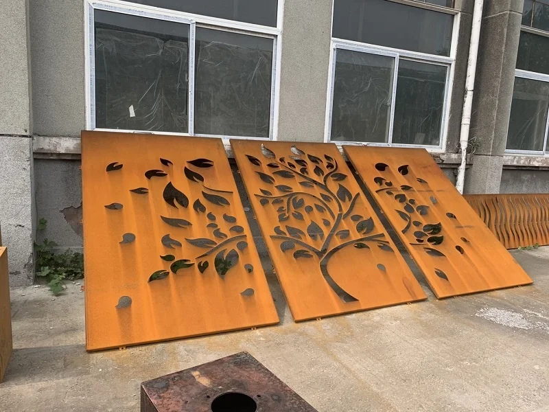 Garden fence decorative rusty CORTEN steel panels