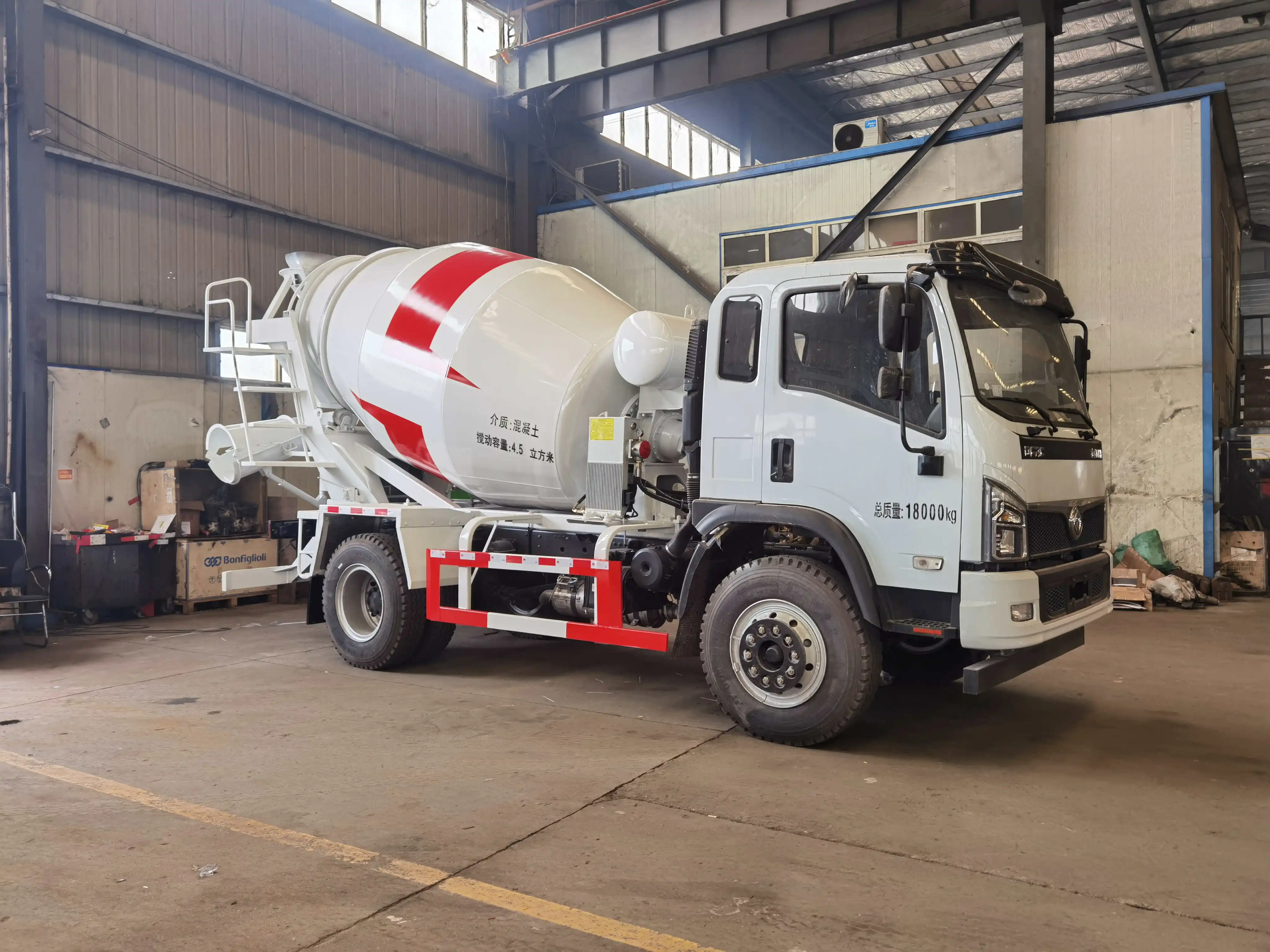 2024 Hot Selling dongfeng Sinotruk Shacman 4*2  6*4 8*4 Concrete Mixer Truck  for sale